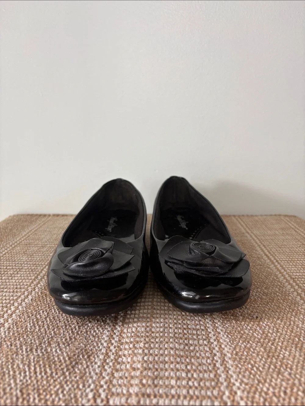 Angel Steps Black Patent Ballet Flats, Dimensional Rose Accents. Size—8.5